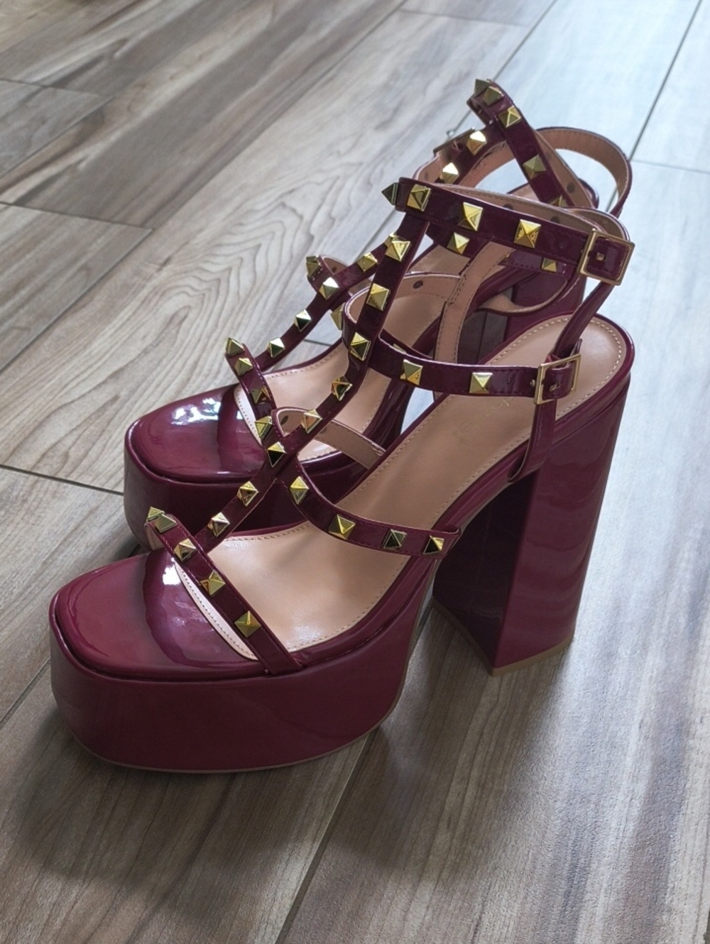 Studded Heels ✨ - Picture 2 of 6